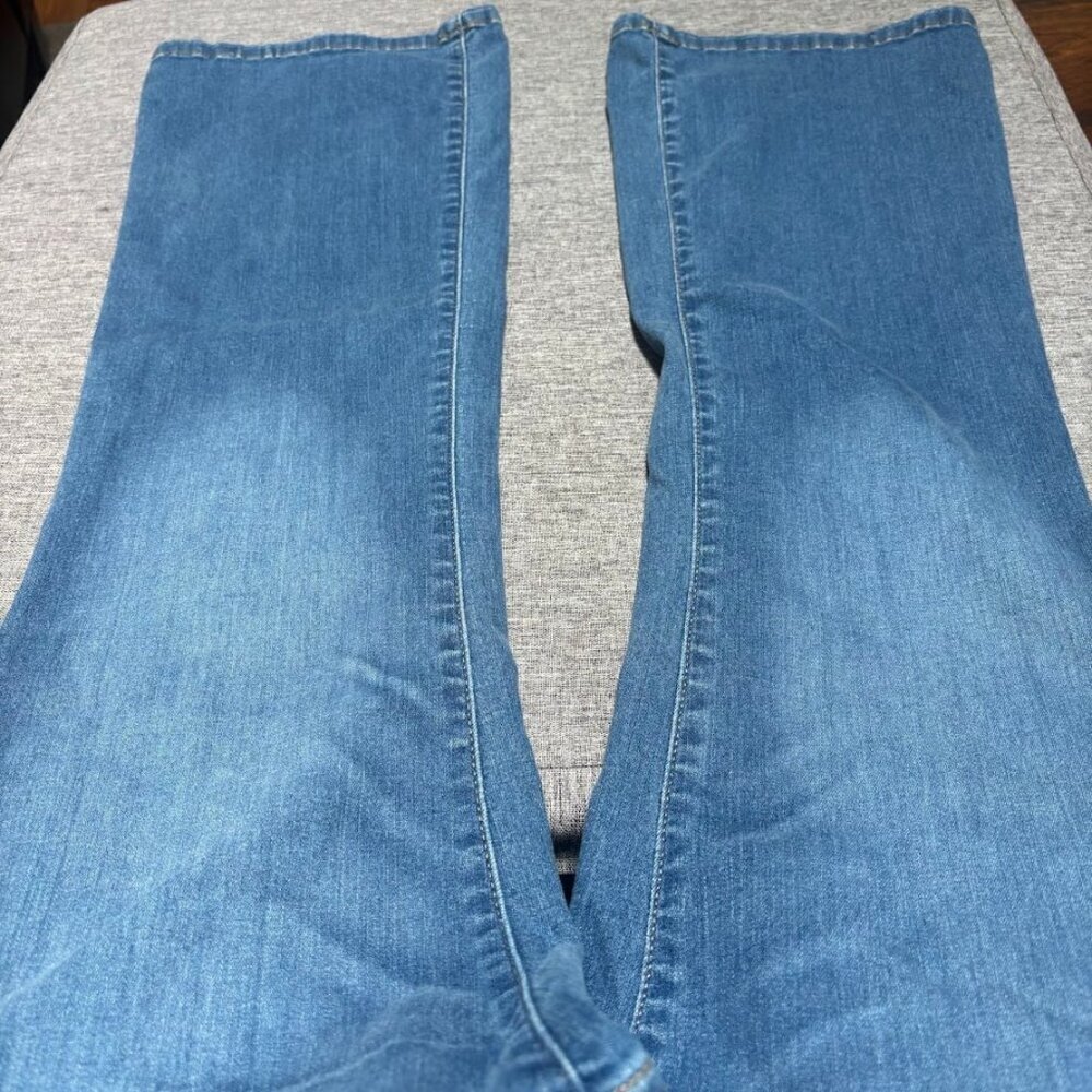 Over Belly High-Rise Denim Flare Maternity Pants, Size 2 - Picture 8 of 9